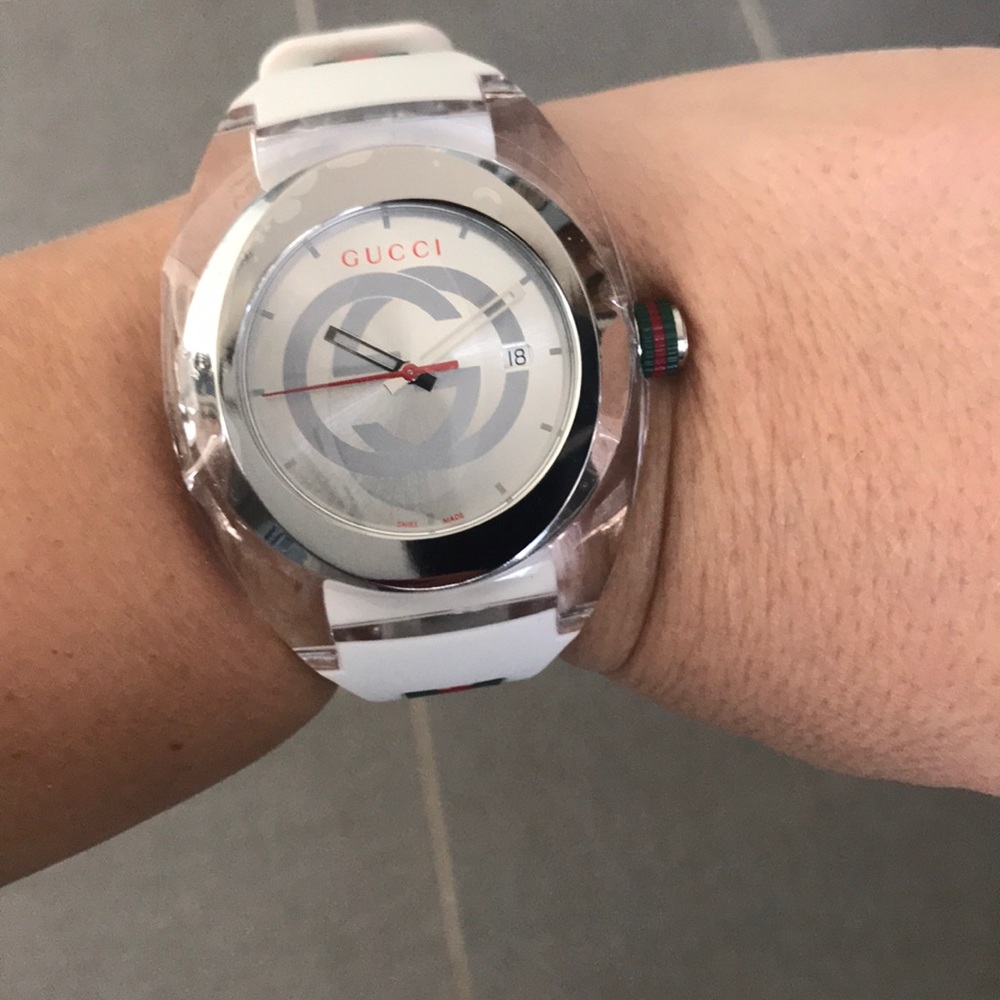 Gucci sync